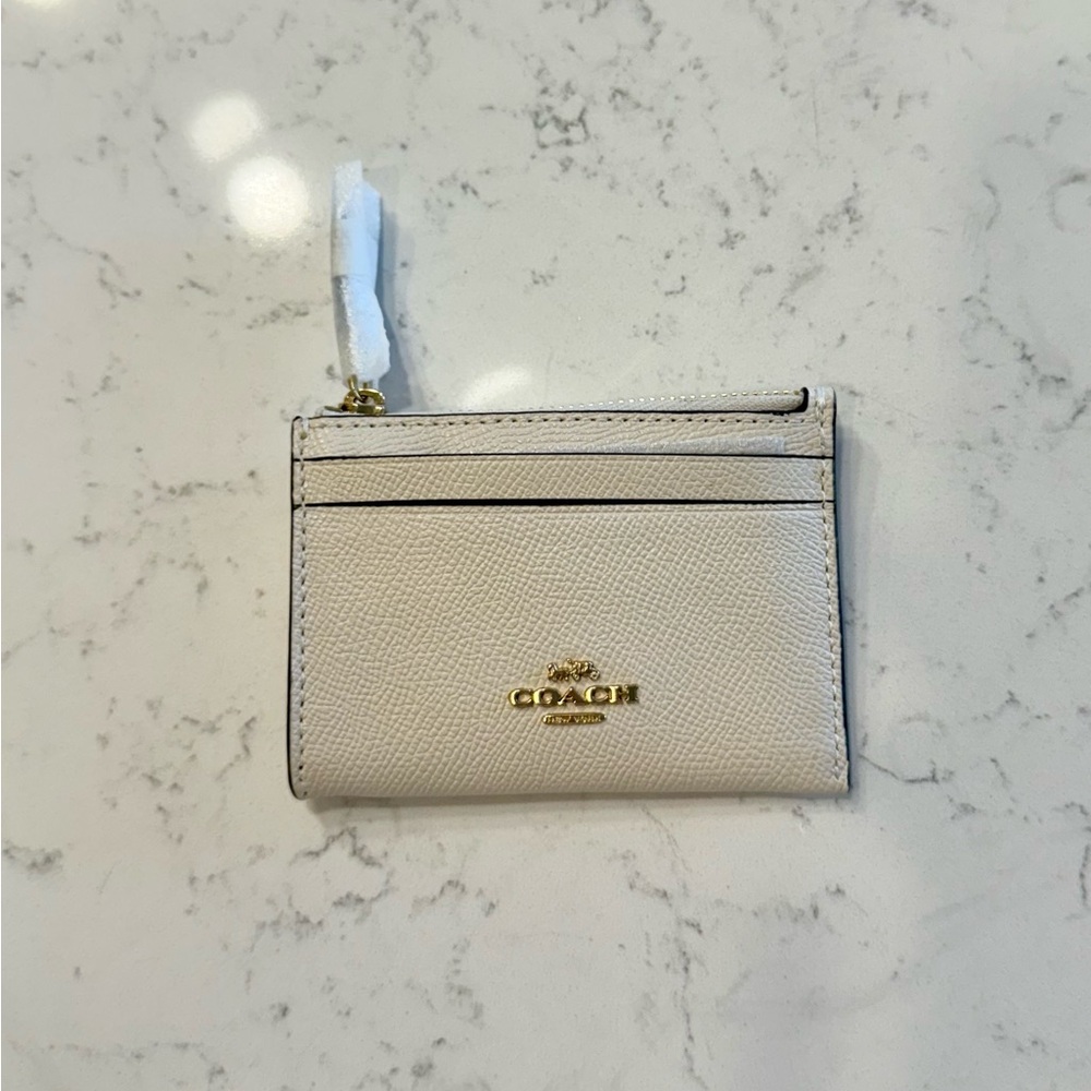 Coach Cream Card Wallet with Gold Logo new